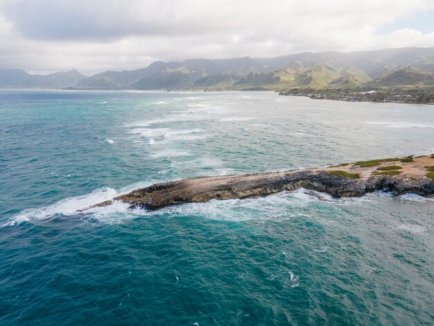 Paesaggio mozzafiato delle hawaii con il mare