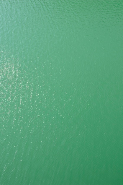 Paesaggio naturale con mare da vicino