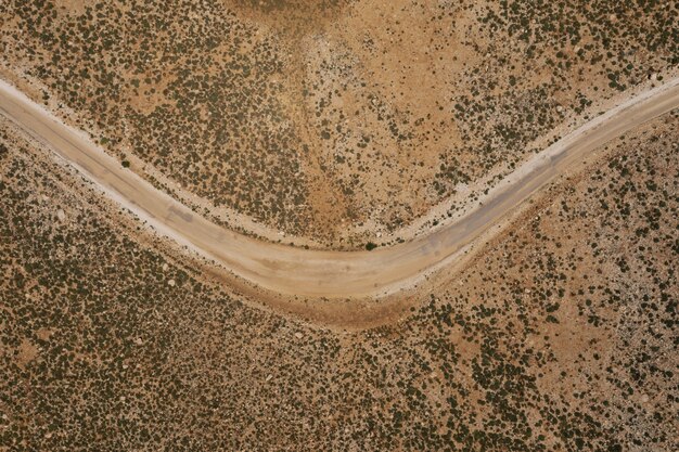 Paesaggio panoramico della strada del sentiero di montagna