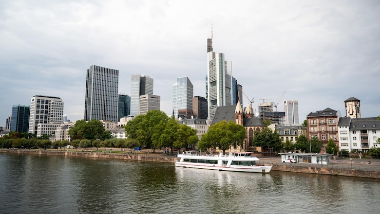 Foto gratuito paesaggio urbano del centro di francoforte in germania