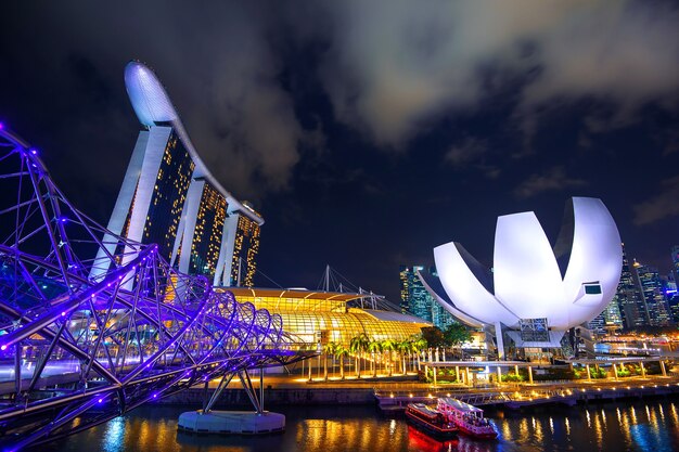Paesaggio urbano di Singapore a Marina Bay.