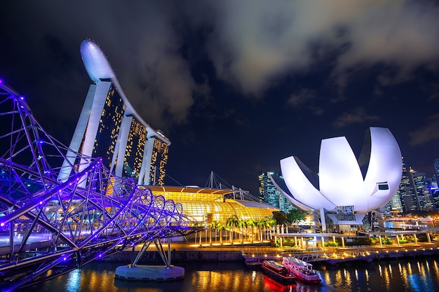 Paesaggio urbano di Singapore a Marina Bay.