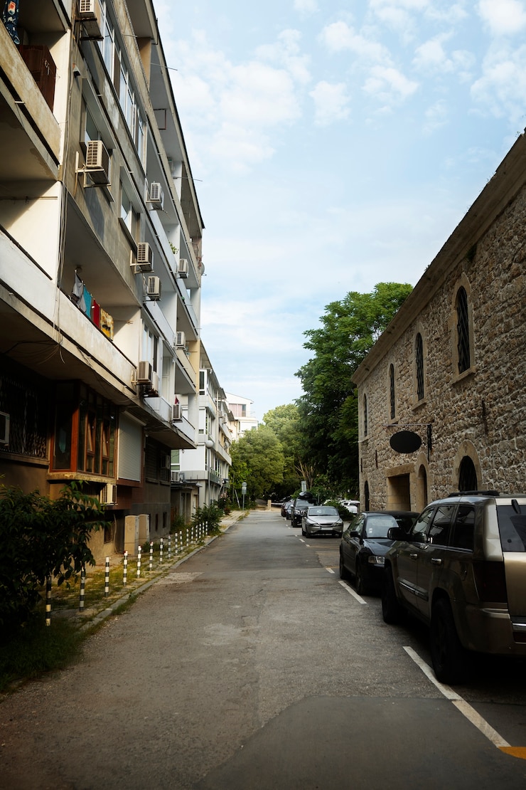 Foto gratuito paesaggio urbano soleggiato