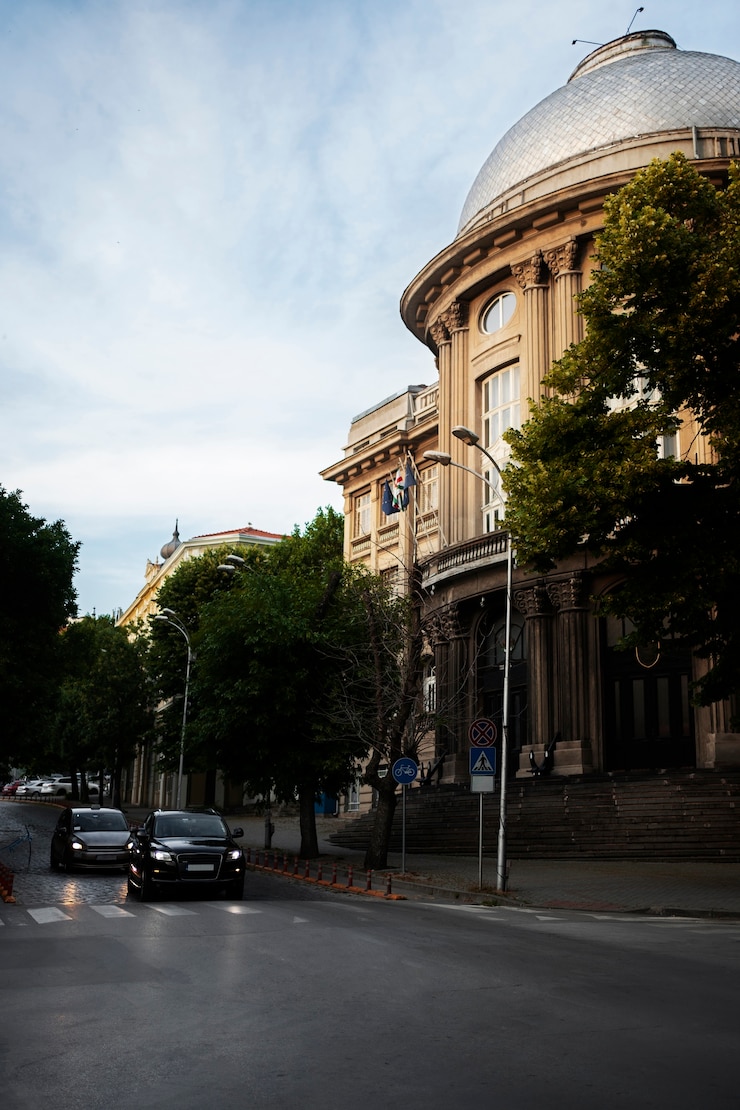 Foto gratuito paesaggio urbano soleggiato
