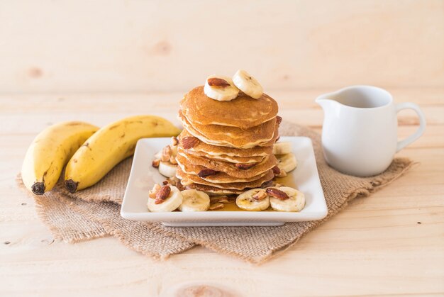 pancake di banane di mandorle