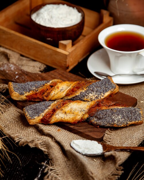 Pane croccante di grano con semi di papavero