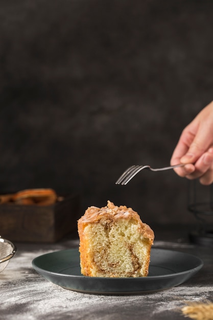 Pane dolce saporito del primo piano su un piatto