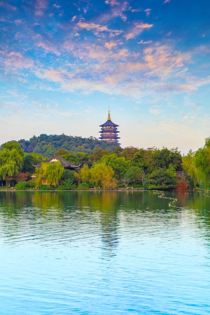 Panorama scenario torre pagoda architettura