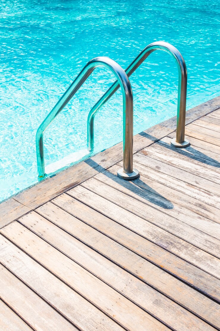 Foto gratuito passaggi di nuoto modello di lusso della scala