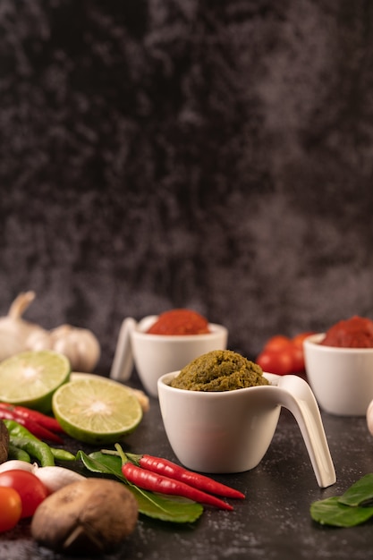 Pasta di curry verde a base di peperoncino