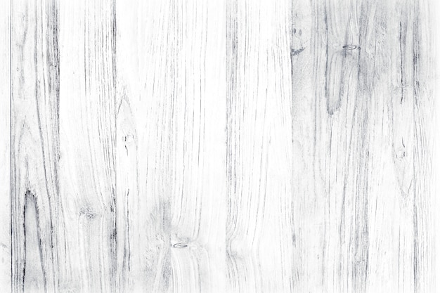 Pavimento in legno dipinto di bianco