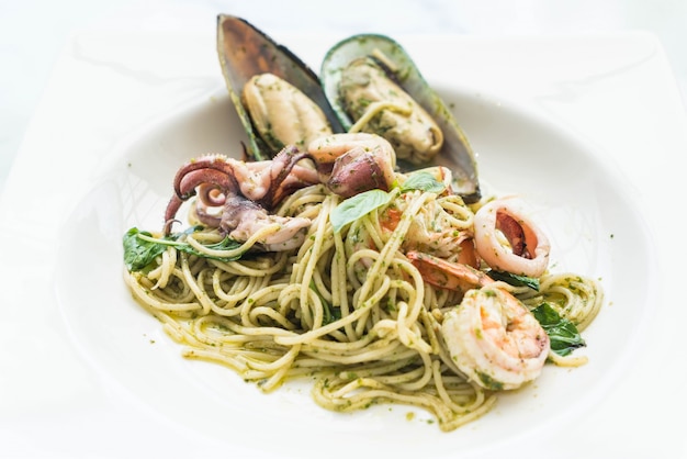 peasto frutti di mare piccanti