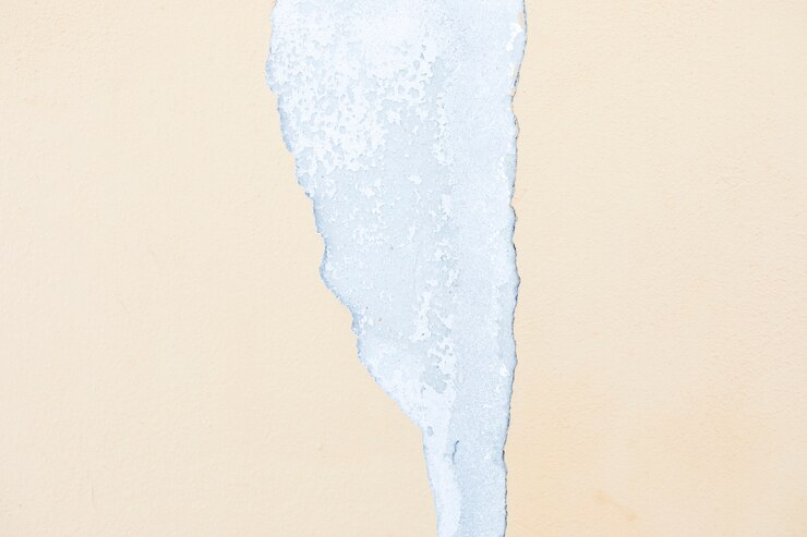 Foto gratuito peeling sul muro di cemento