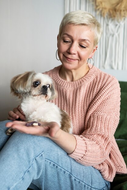 Persona anziana con il suo cane