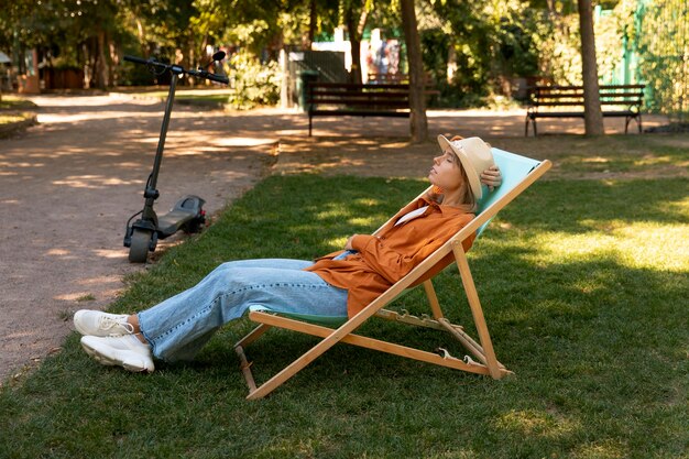 Persona che dorme che fa un pisolino