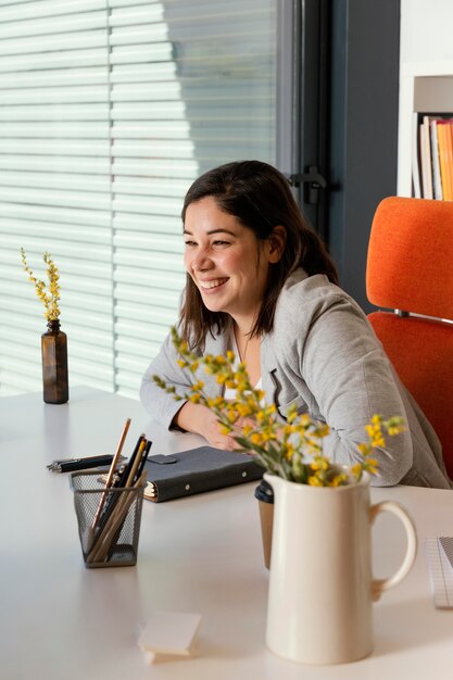 Personal shopper al lavoro in ufficio