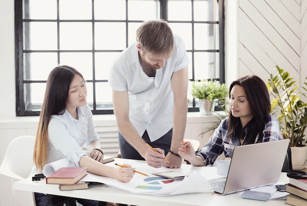 Persone al lavoro