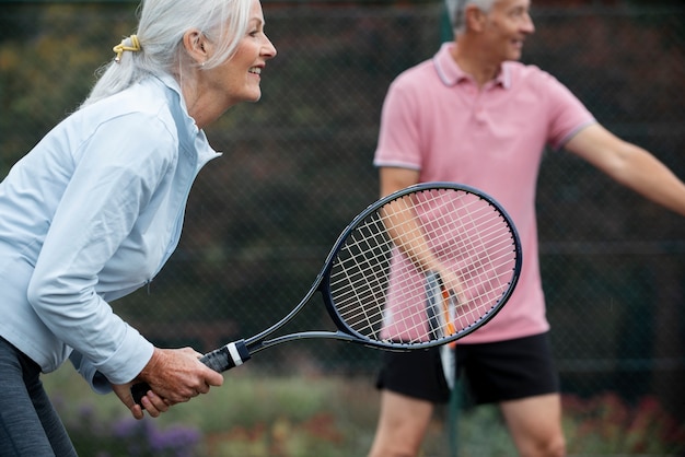 Persone che hanno un'attività di pensionamento felice