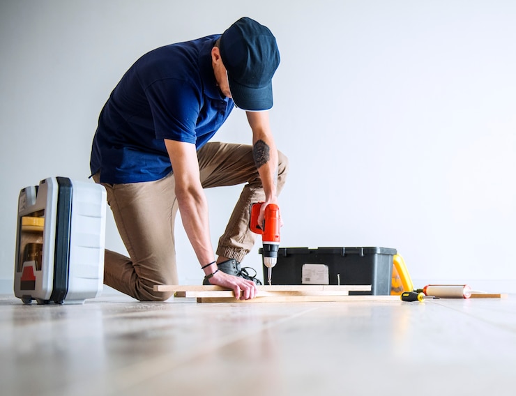 Foto gratuito persone che rinnovano il concetto di casa
