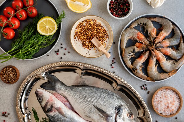 Pesce vista dall'alto pronto per essere cucinato