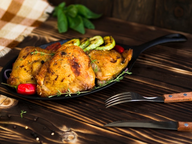 Petti di pollo alla griglia con verdure