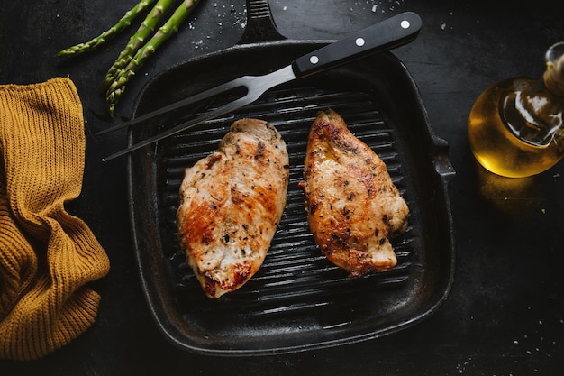 Petto di pollo saporito con verdure