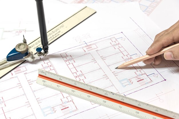 Piani architettonici disegno progetto e schemi rotoli con eq