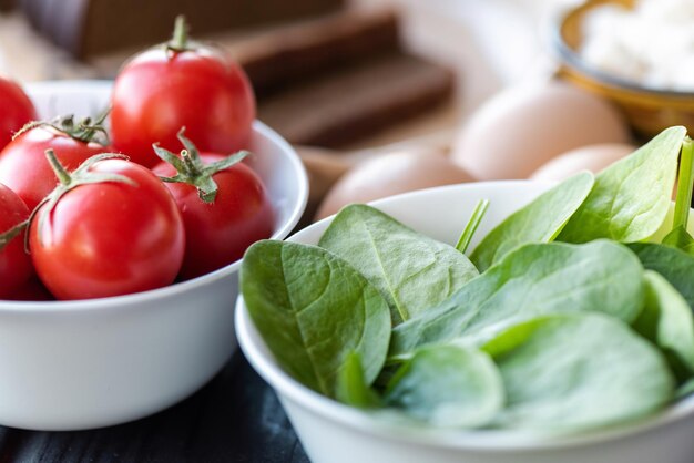 Piatti con cibo sano