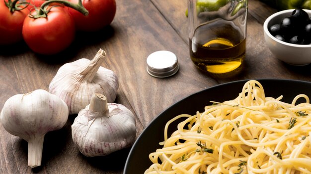 Piatto con deliziosi spaghetti