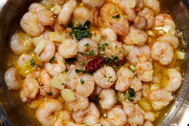 Piatto di frutti di mare saporiti in una ciotola