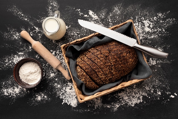 Piatto di laici delizioso concetto di pane