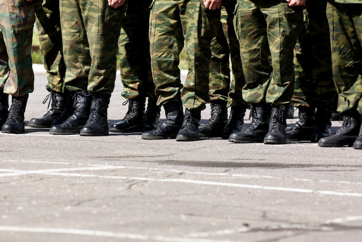 Foto gratuito piedi militari
