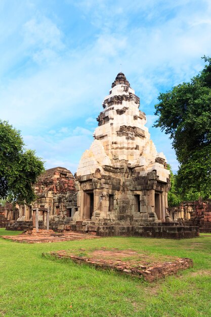 Pietra antica di Prasat Pha Nom Wan in Tailandia