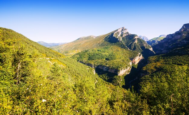 Pirenei montagne paesaggio. Huesca