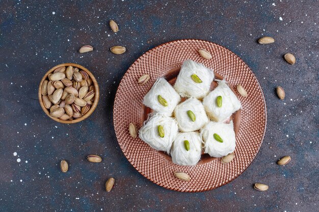 Pishmanie halva filo turco, dolce di zucchero filato.