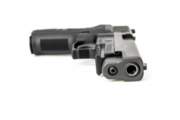 Pistola isolato su sfondo bianco
