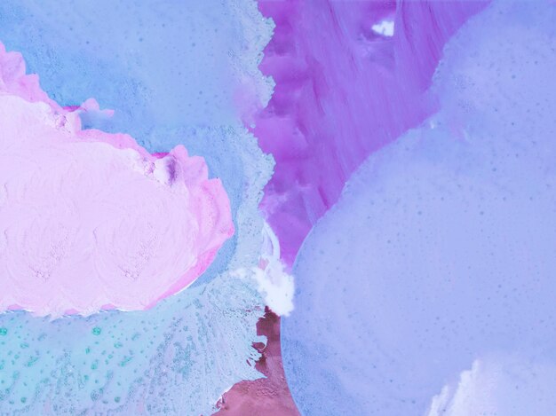 Pittura minimalista con i colori viola e blu