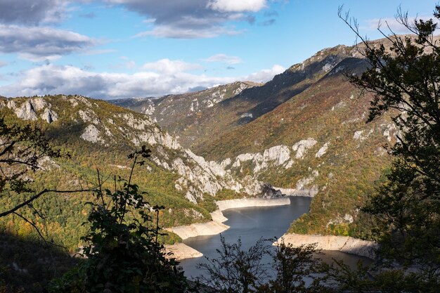 Piva Canyon con il suo fantastico bacino idrico Montenegro Balcani Europa