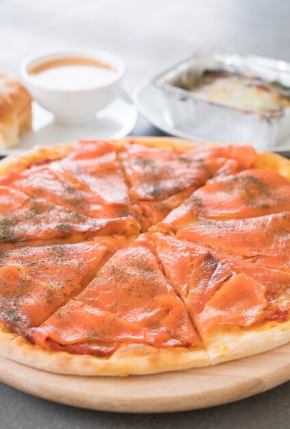 Pizza salmone affumicata