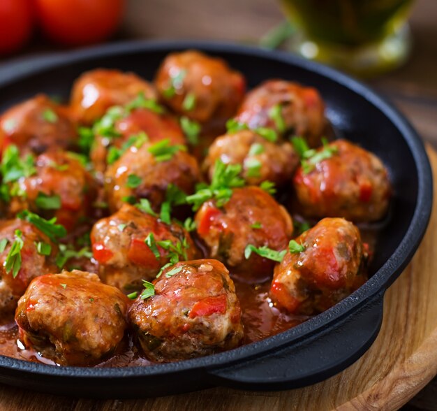 Polpette in salsa di pomodoro agrodolce