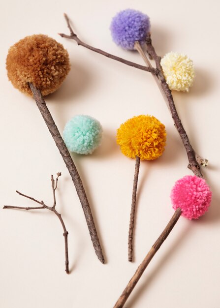 Pom pom decorativi utilizzati per le decorazioni in casa