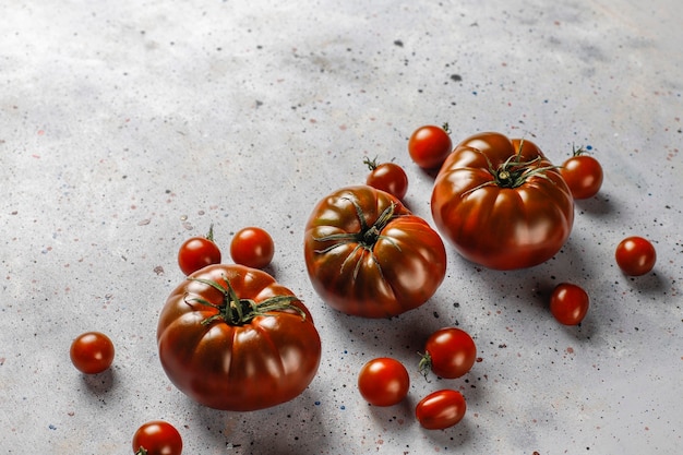 Pomodori biologici di vino nero fresco di brandy.