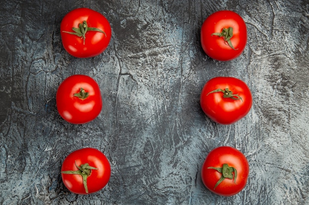 Pomodori rossi freschi di vista superiore