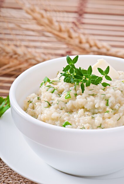 Porridge di grano alle erbe