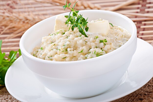 Porridge di grano alle erbe