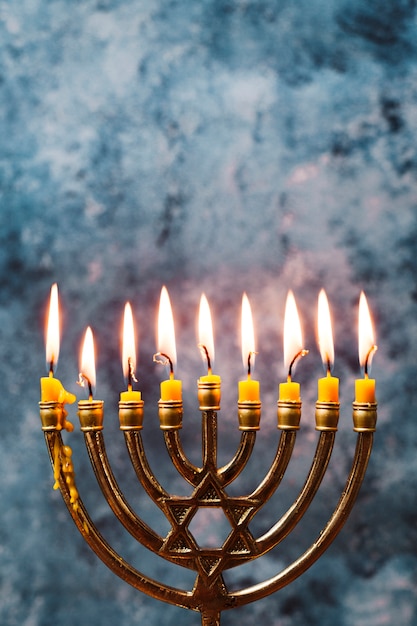 Portacandele tradizionale per hanukkah