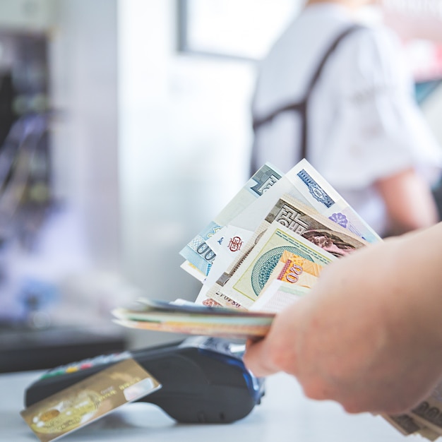 POS di pagamento della carta di credito POS invece di liquidazione di contanti