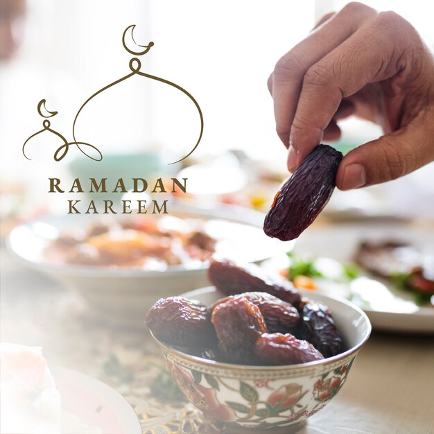 Post sui social media di Ramadan Kareem con un saluto