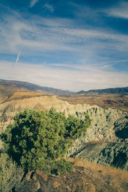 Precipizio nelle montagne seco