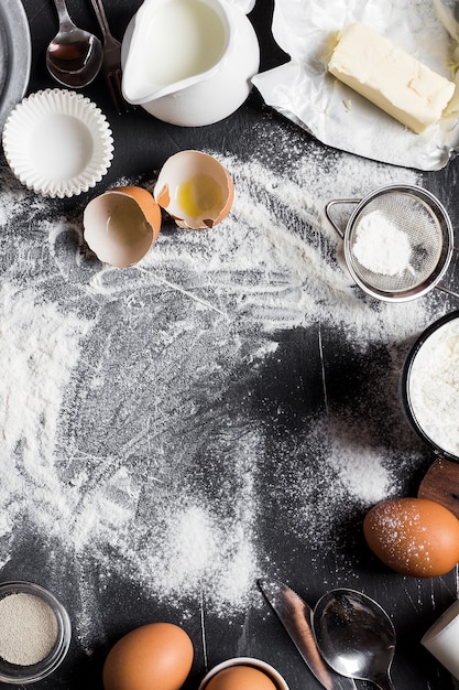 Preparazione cottura ingredienti da cucina per cucinare